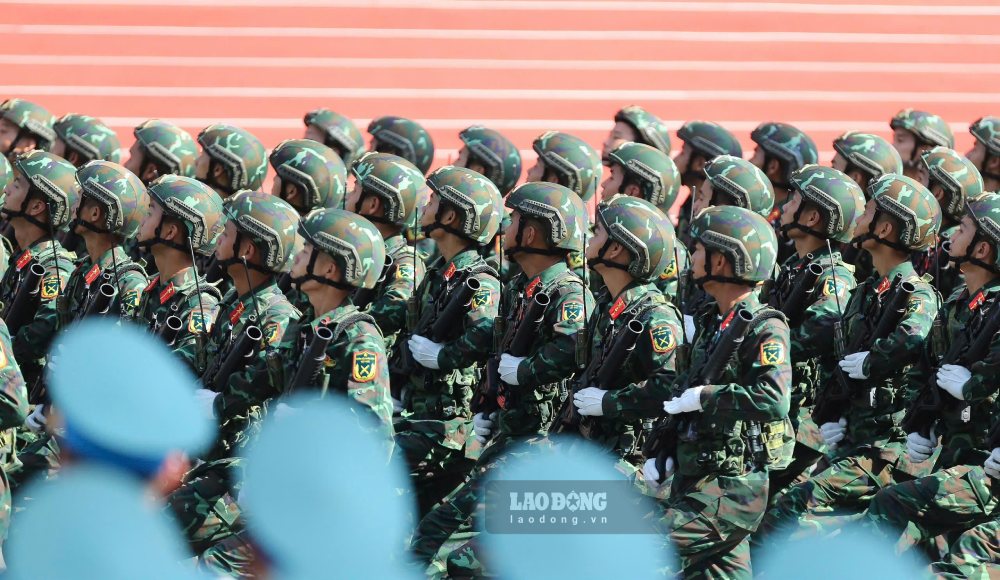 Quân nhân chuyên nghiệp nghỉ hưu trước tuổi nhận 5 tháng lương mỗi năm trước hạn