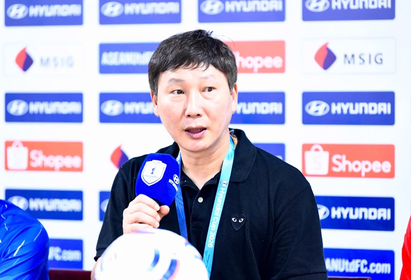 Trực tiếp: Ông Kim Sang-sik trả lời báo chí sau chức vô địch ASEAN Cup 2026