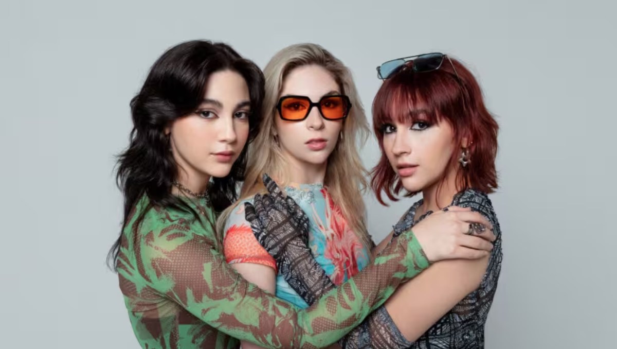 the-warning-estrena-disco-en-medio-de-la-funa-mientras-el-p-blico