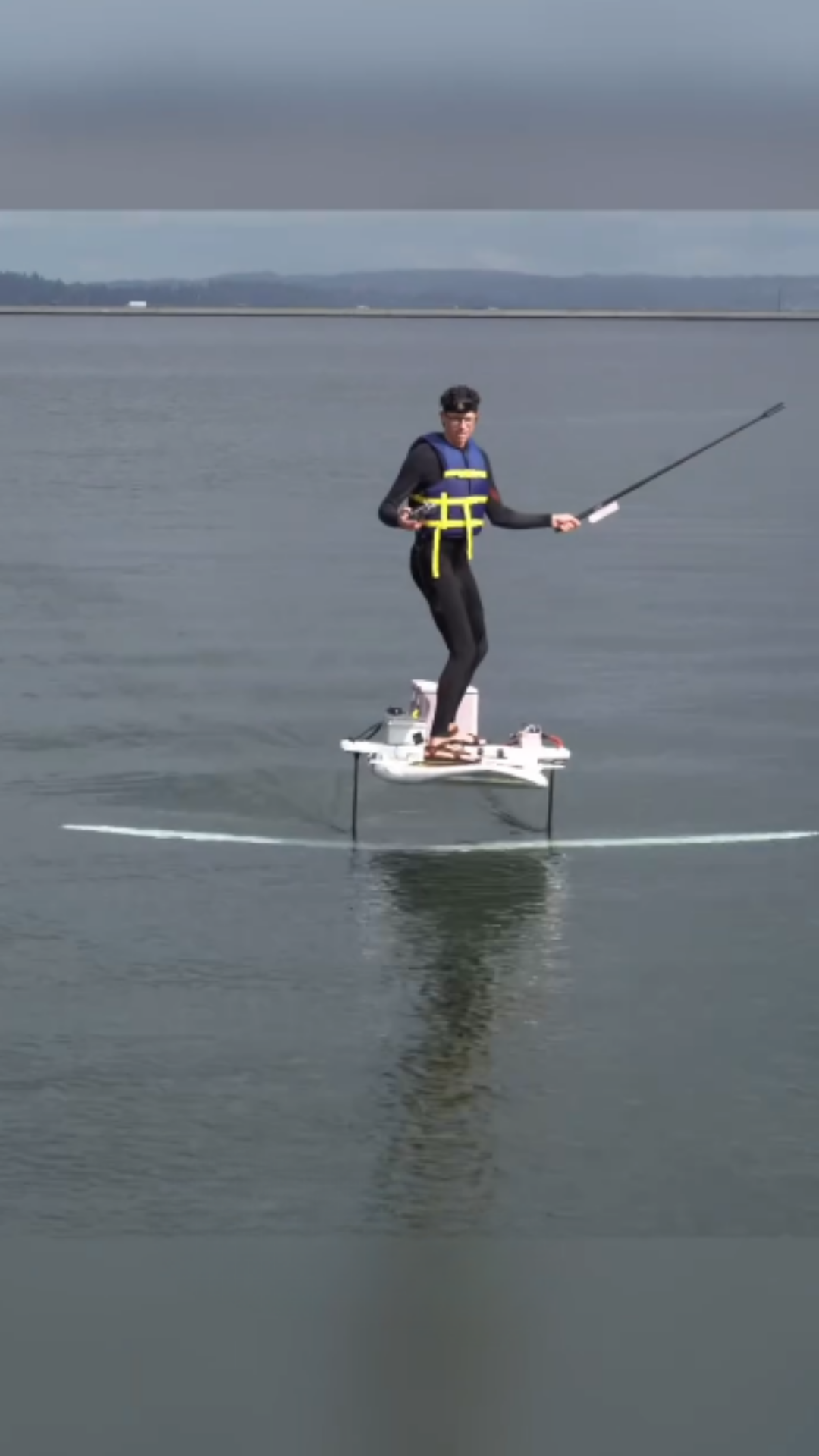 Testing the world’s biggest RC efoil hydrofoil