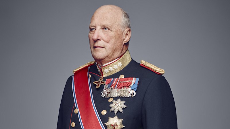 Outpouring of grief in Norway after King Harald V dies, aged 89
