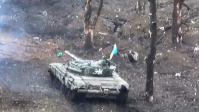 Watch Ukraine spot Russian soldiers in the tree line, then send the ...