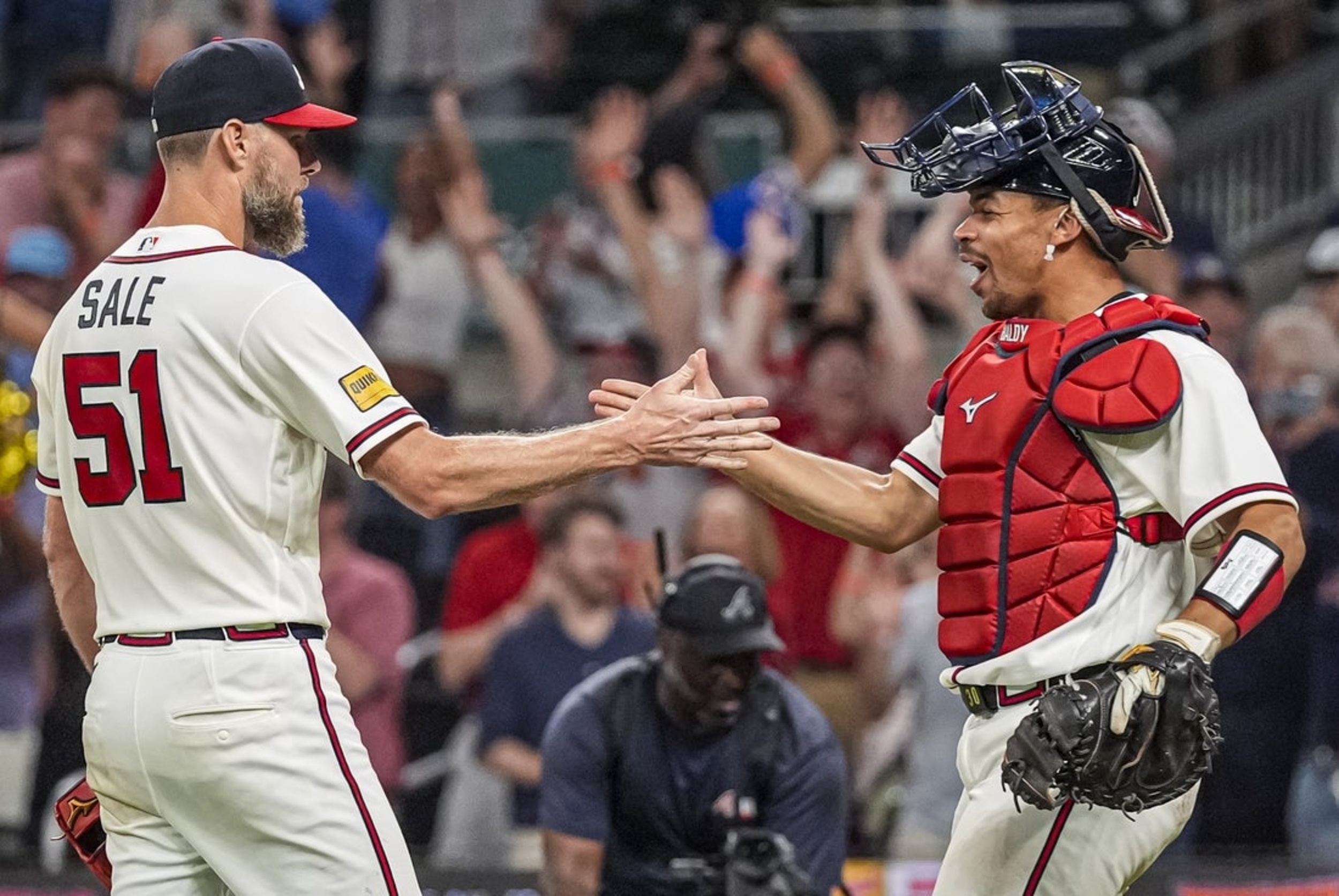 MLB roundup: Chris Sale fans 11 in complete game as Braves blank Dodgers