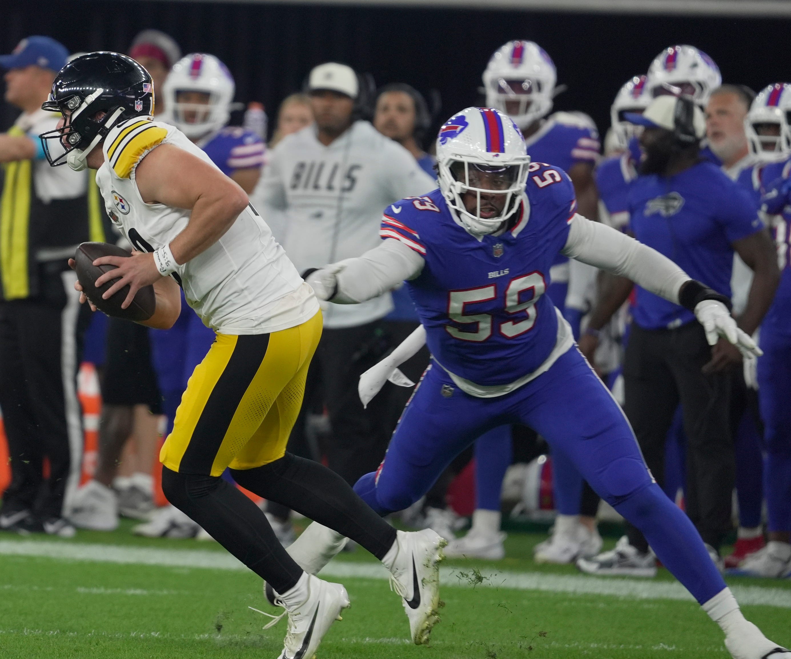 Buffalo Bills bring back two defensive players in four roster moves