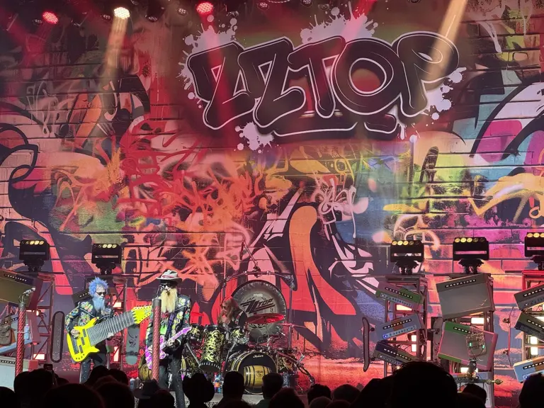 ZZ Top Plays First Show Since Death of ‘Dear Drummer’ Frank Beard: Set ...