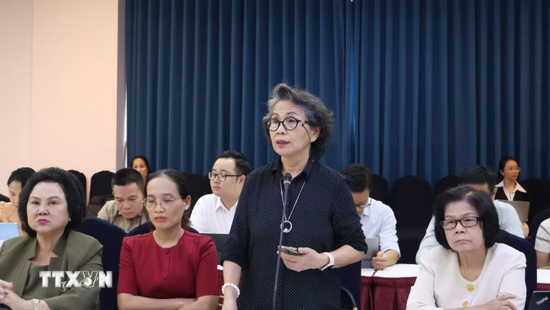 Bà Nguyễn Thị Hồng Minh, Chủ tịch Hiệp hội Thực phẩm minh bạch phát biểu. (Ảnh: Đinh Hằng/TTXVN)