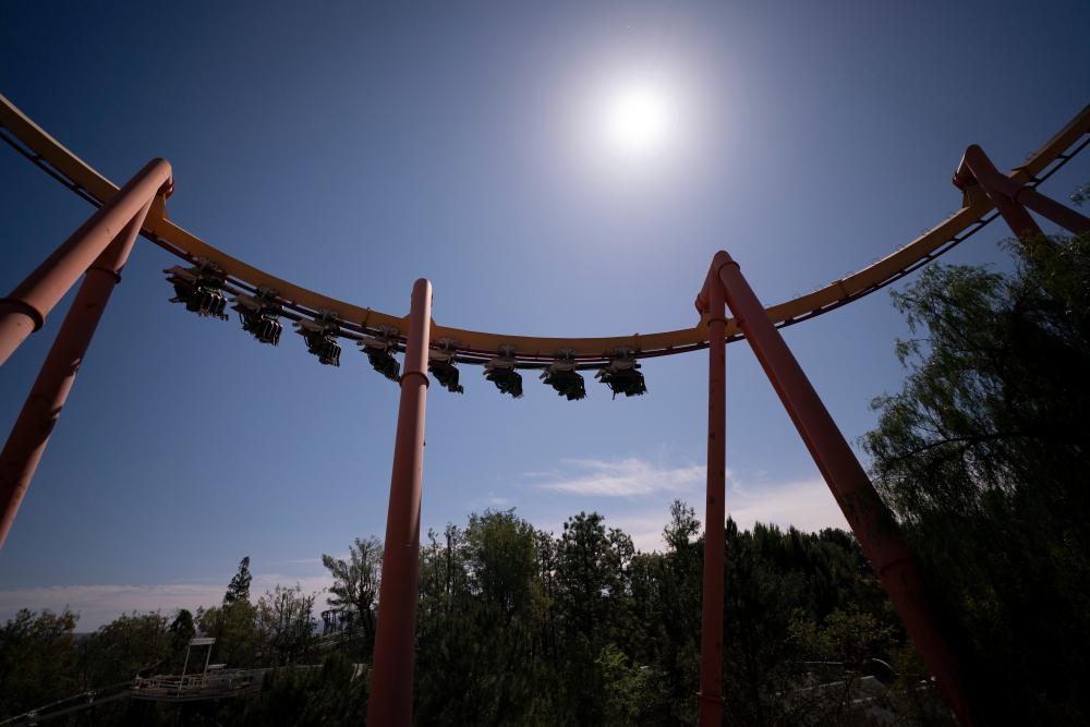 Rollercoaster at LA's Six Flags shut after two riders suffered brain injuries, inquiry finds