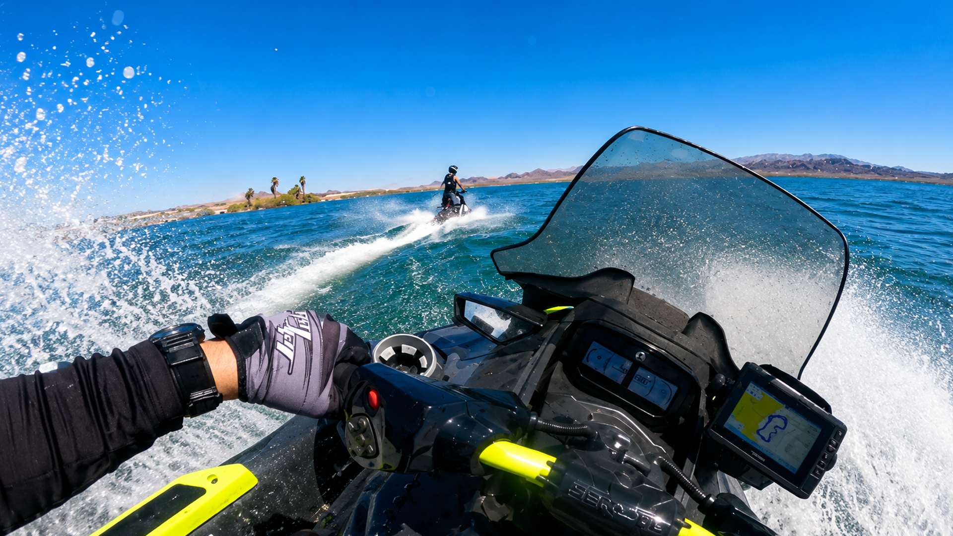 325HP jet ski faces a high speed water test
