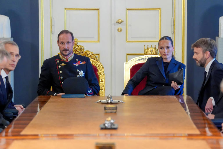 Norvège : Quelques heures après le décès de son père, le nouveau roi de Norvège annonce qu’il prendra le nom de Haakon VIII