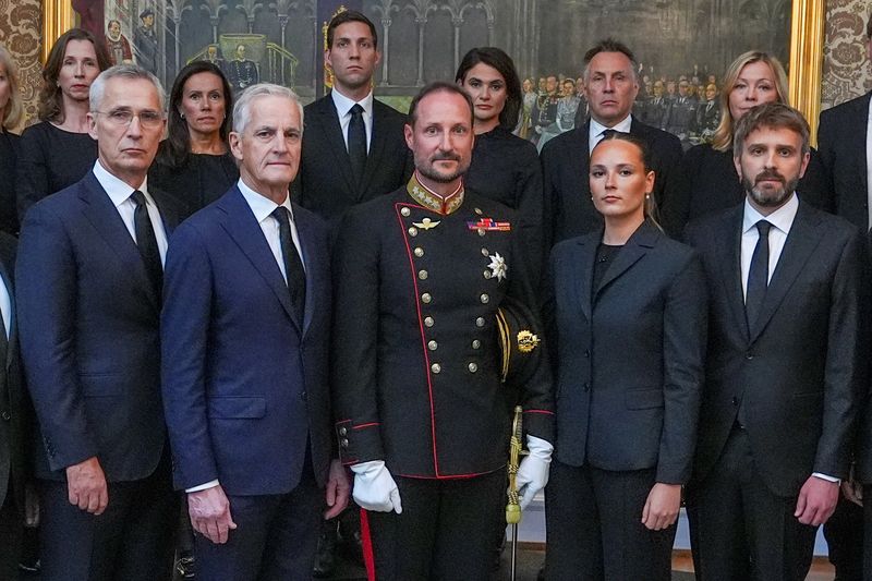 Norway's King Haakon and Crown Princess Ingrid Alexandra pose with Prime Minister Jonas Gahr Stoere and cabinet ministers during an extraordinary cabinet meeting at the Royal Palace, following the death of King Harald, in Oslo, Norway, August 28, 2026. NTB/Lise Aserud via REUTERS