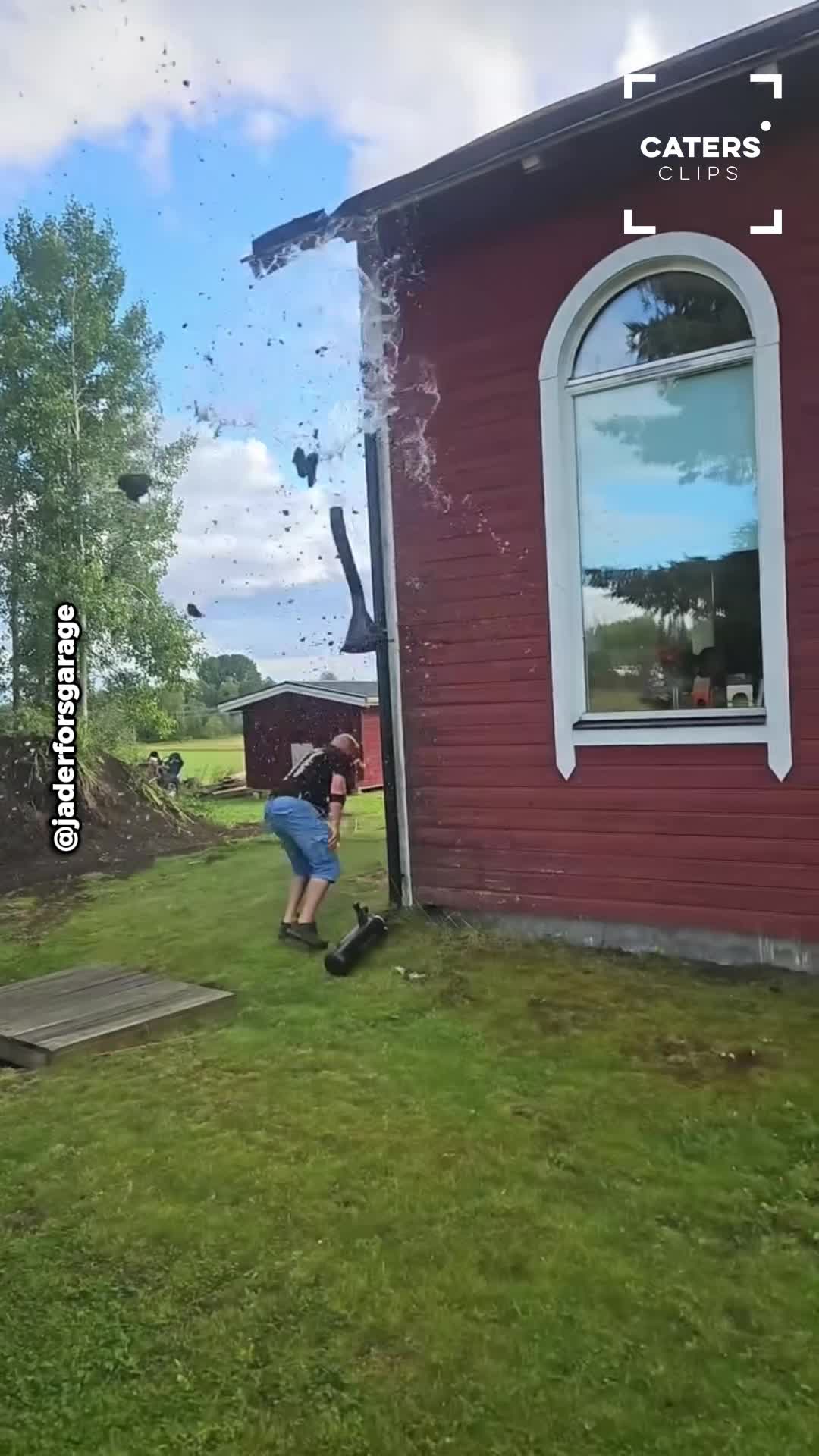 DIY gutter cleaning attempt ends in unexpected explosion