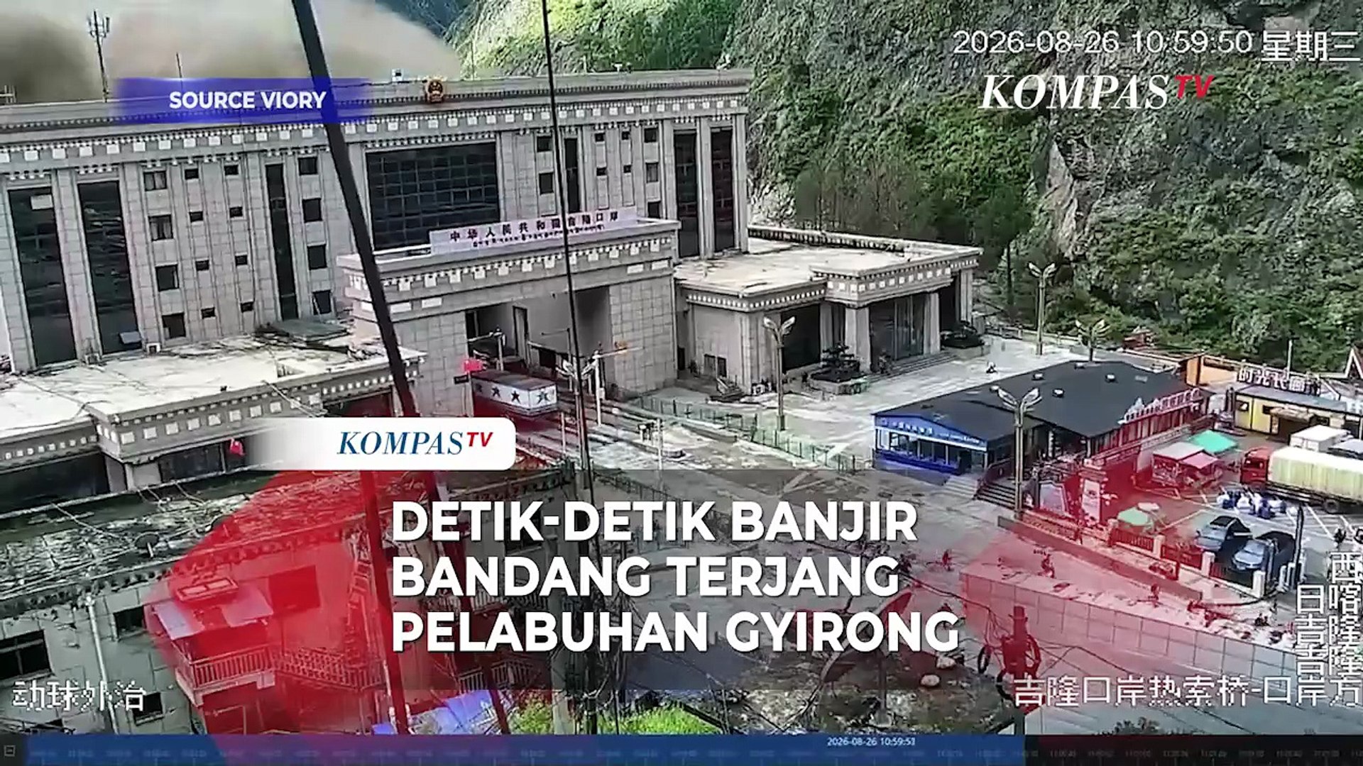 Terekam CCTV! Detik-detik banjir bandang dahsyat terjang Pelabuhan ...