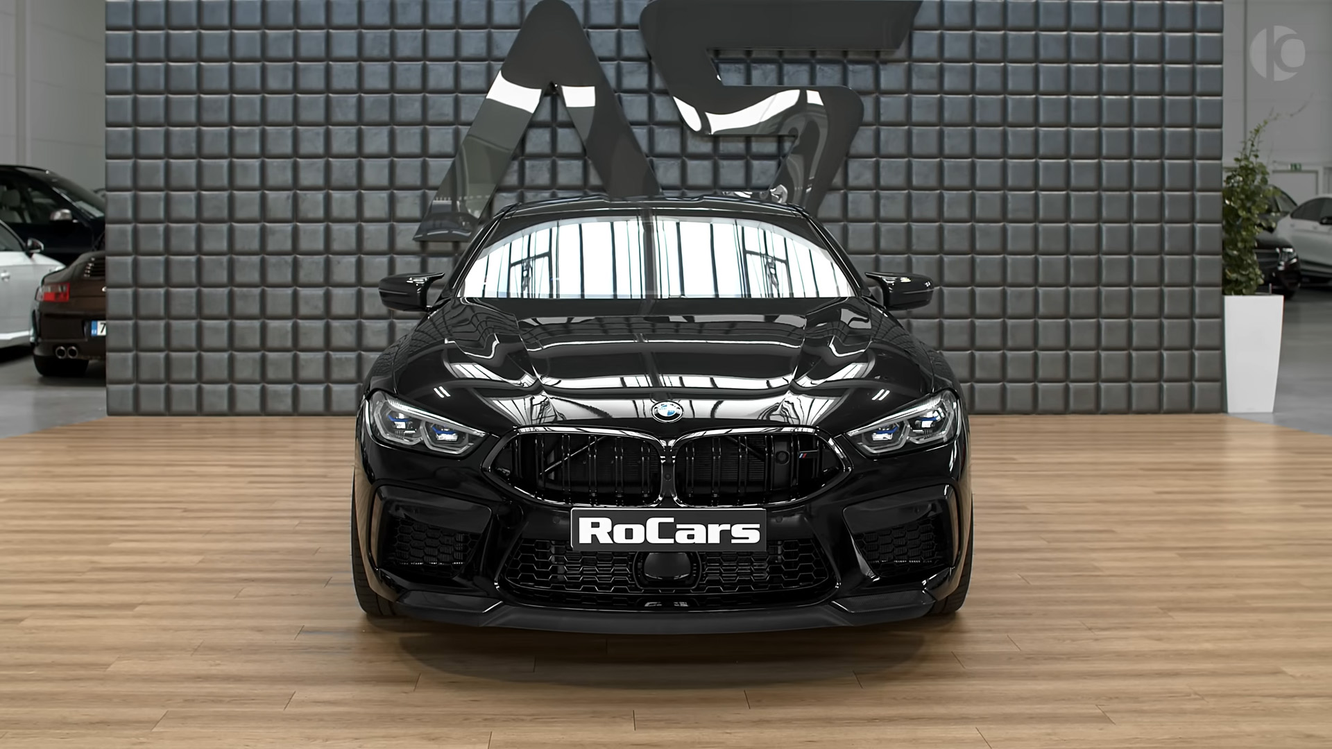 Detailed walkaround of the powerful BMW M8 Competition