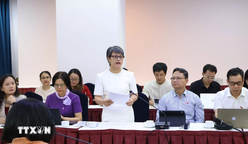 Bà Trần Ngọc Ánh, đại diện Hội Khoa học Kỹ thuật An toàn thực phẩm phát biểu. (Ảnh: Đinh Hằng/TTXVN)