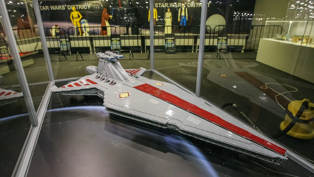 lego-unveils-record-breaking-star-wars-super-star-destroyer