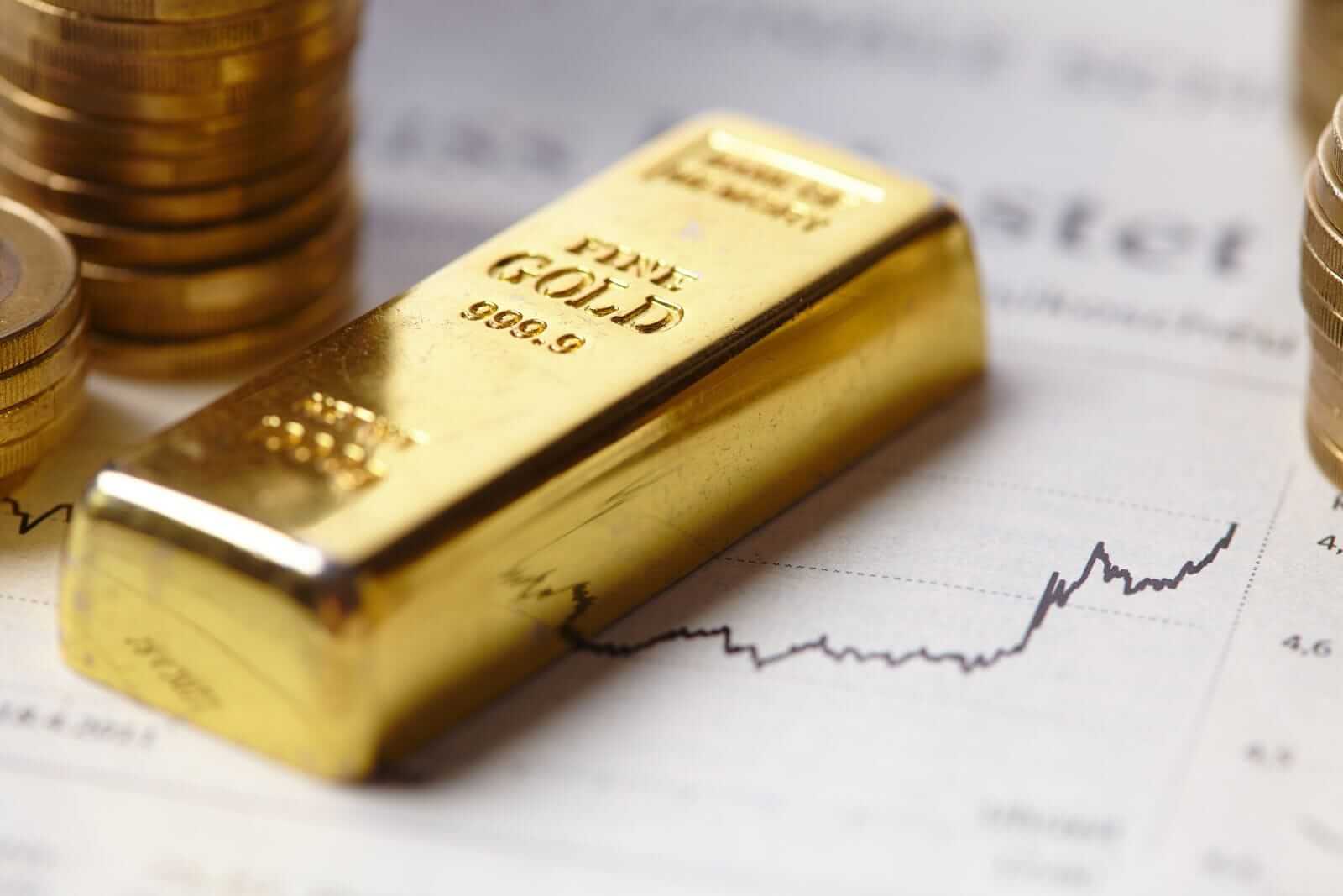Hawkish Fed chair Warsh boosts the dollar and sinks gold