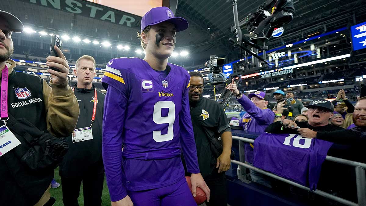 Vikings' JJ McCarthy won't play vs. Broncos but not because of a trade