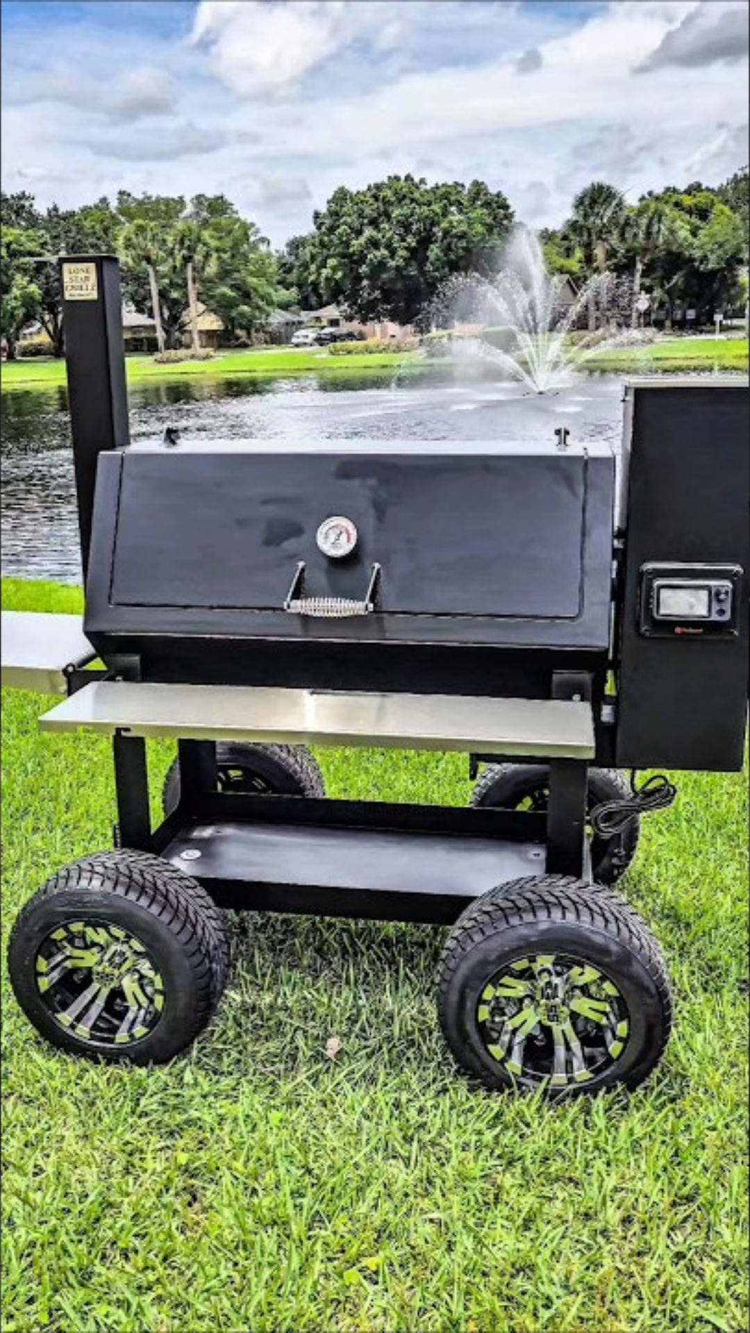 Exploring this heavy duty offset smoker