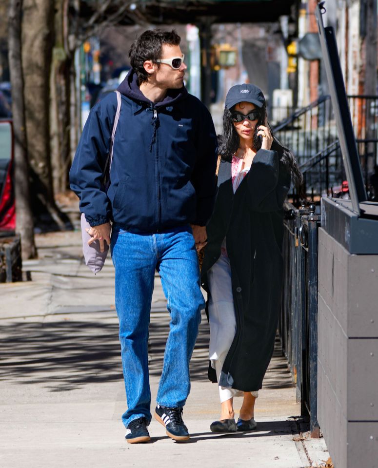 Harry Styles and Zoë Kravitz pack on PDA after celebrating major ...