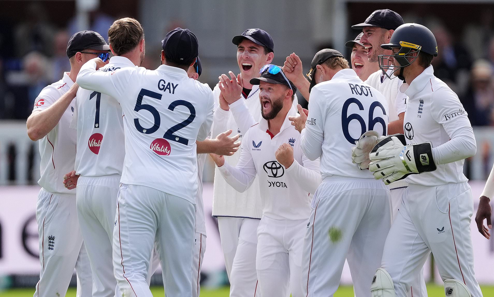 England's quick bowlers blow Pakistan away to send Ashes warning to Australia, writes Lawrence Booth