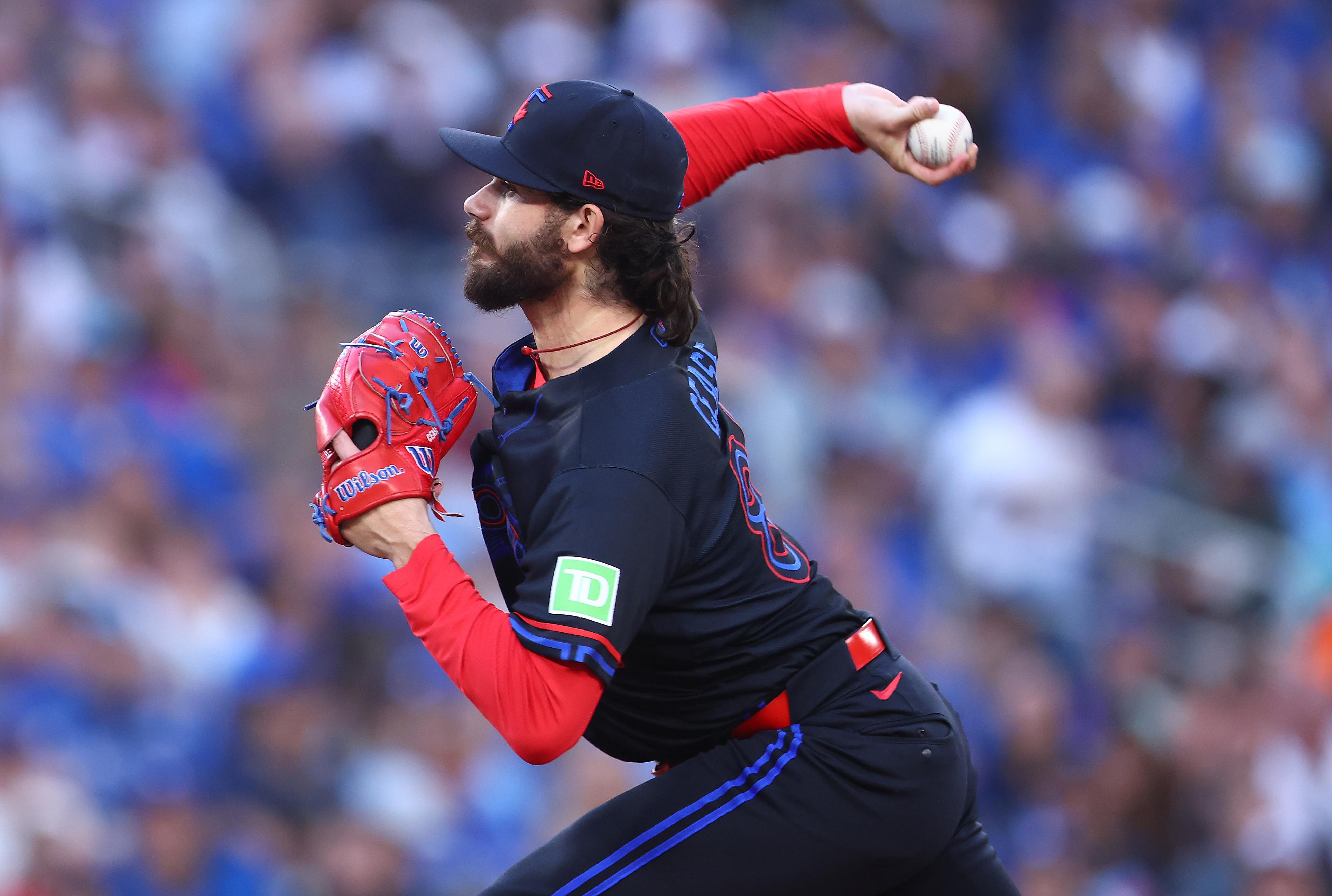 Jays thrash M's 8-1