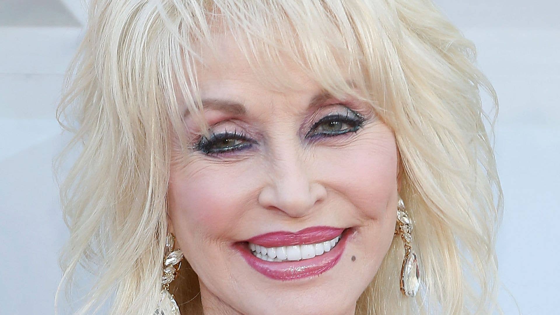 dolly-parton-s-poignant-obituary-reveals-final-resting-place-beside
