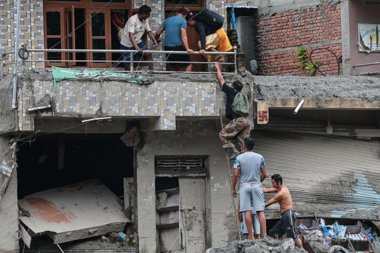 ネパール・中国大洪水の死者数は633人に、不明者は約3000人