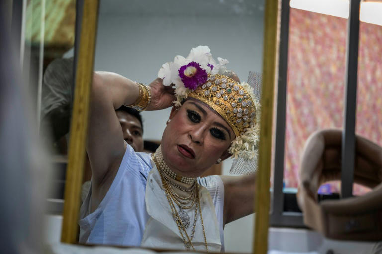 in-war-split-myanmar-spirit-consorts-commune-across-divide
