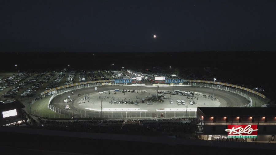Huset's Speedway heads for the finish line