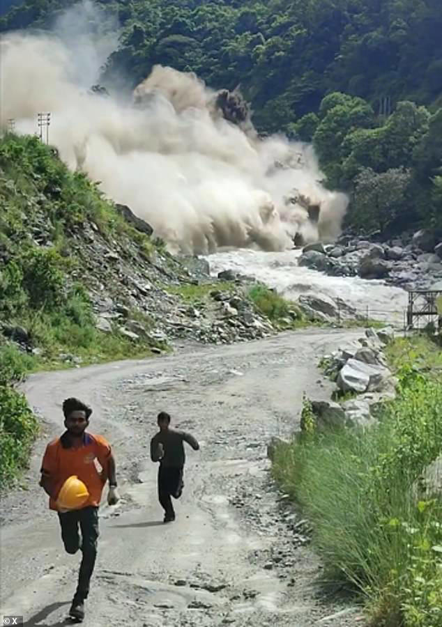 The number of Australians unaccounted for in in Nepal's deadly floodwaters has risen to 41