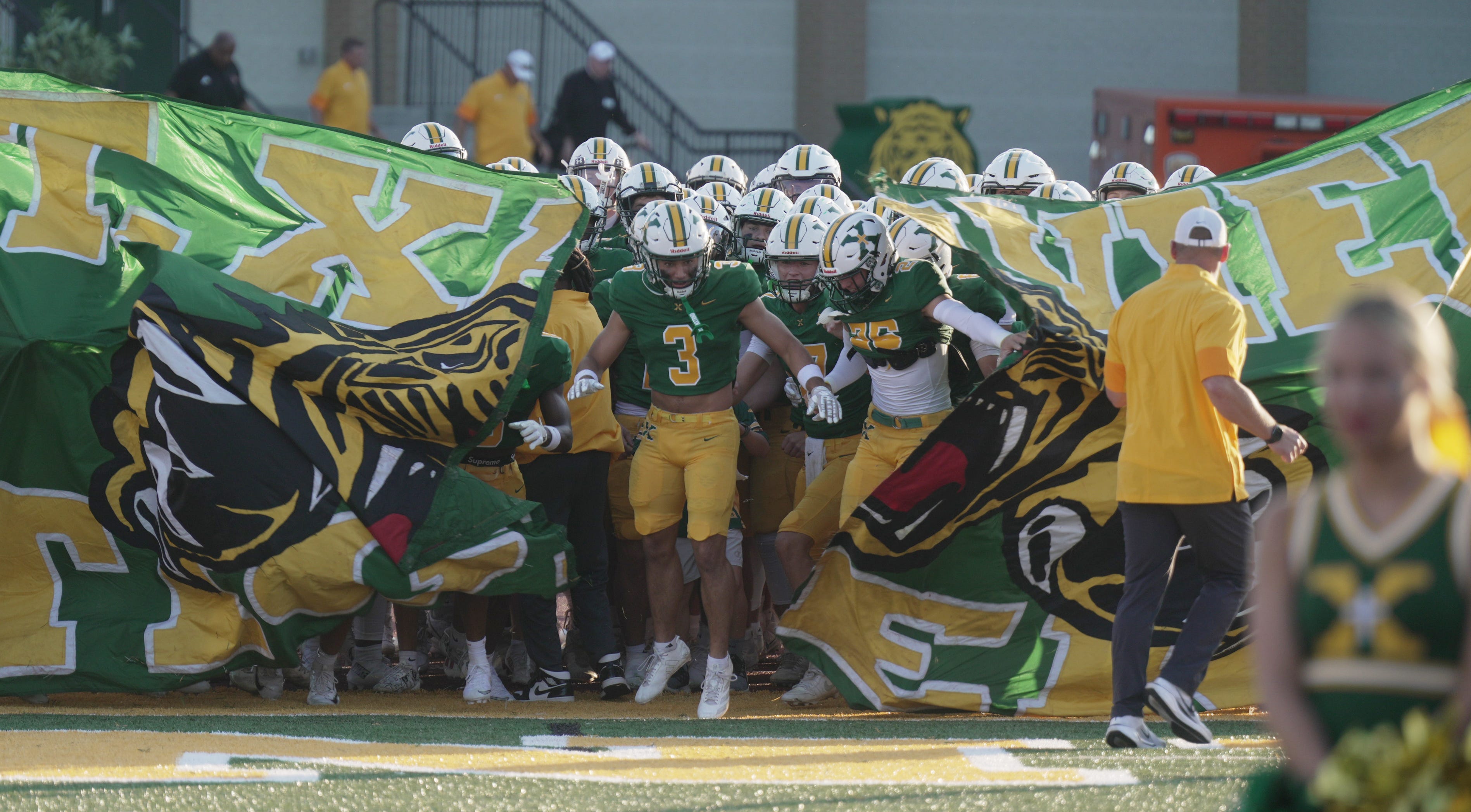 Kentucky high school football scores, Louisville-area Week 3 highlights