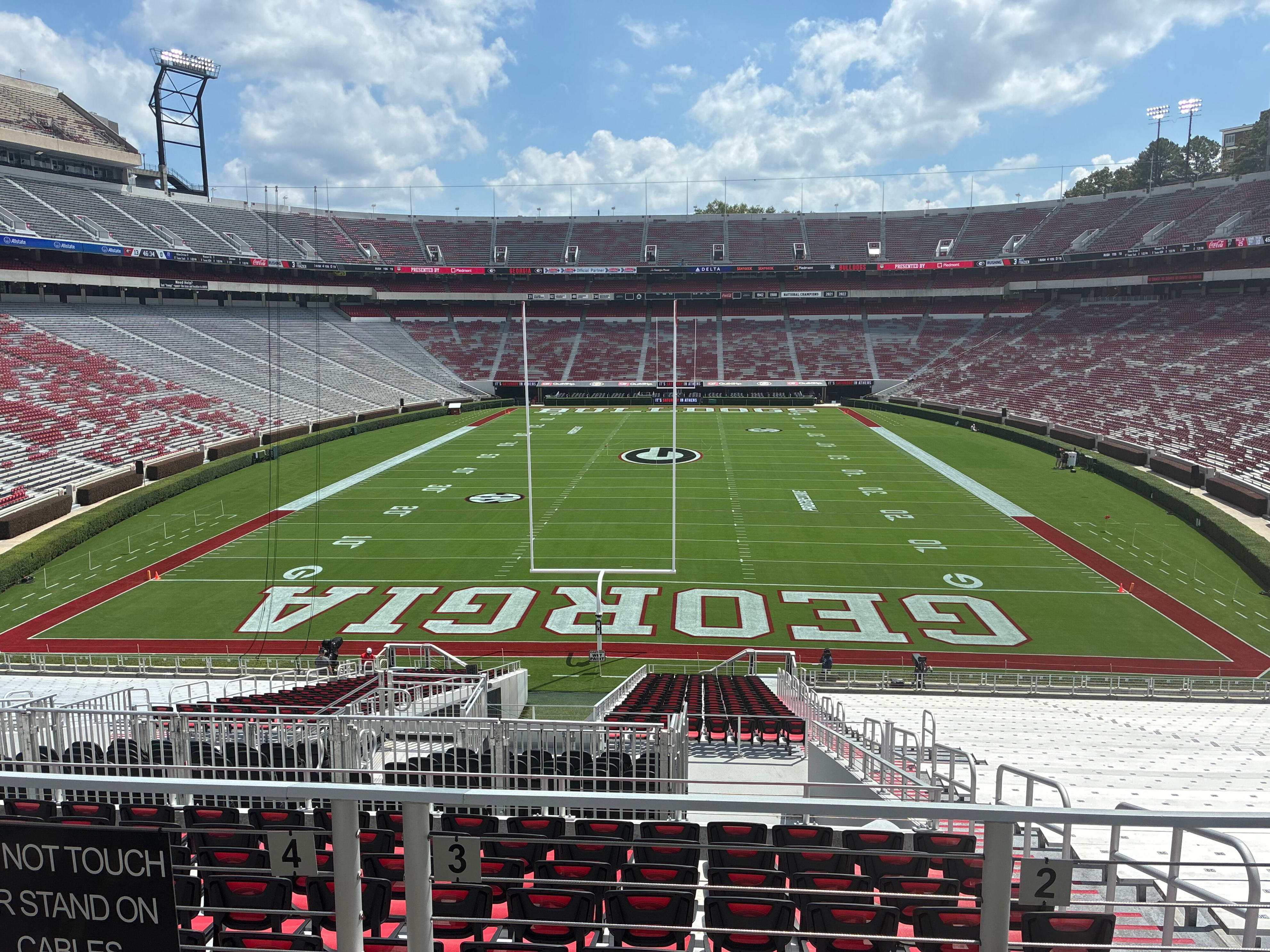 Dangerous heat expected for UGA football game in Athens; fans urged to hydrate