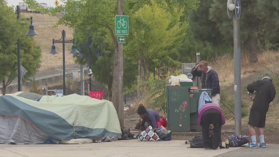 ‘Doors locked at all times': Open air drug activity frustrates Southeast Portland neighbors