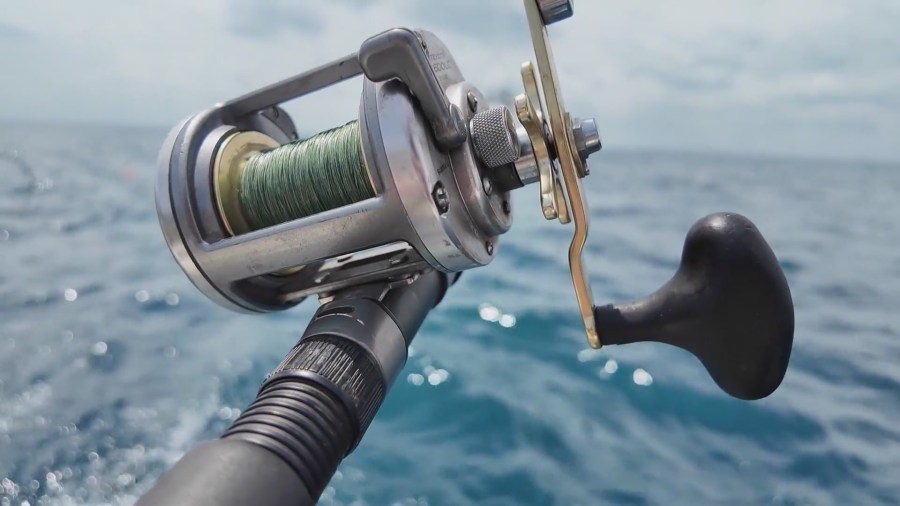 Illinois rule denies non-US citizens fishing licenses