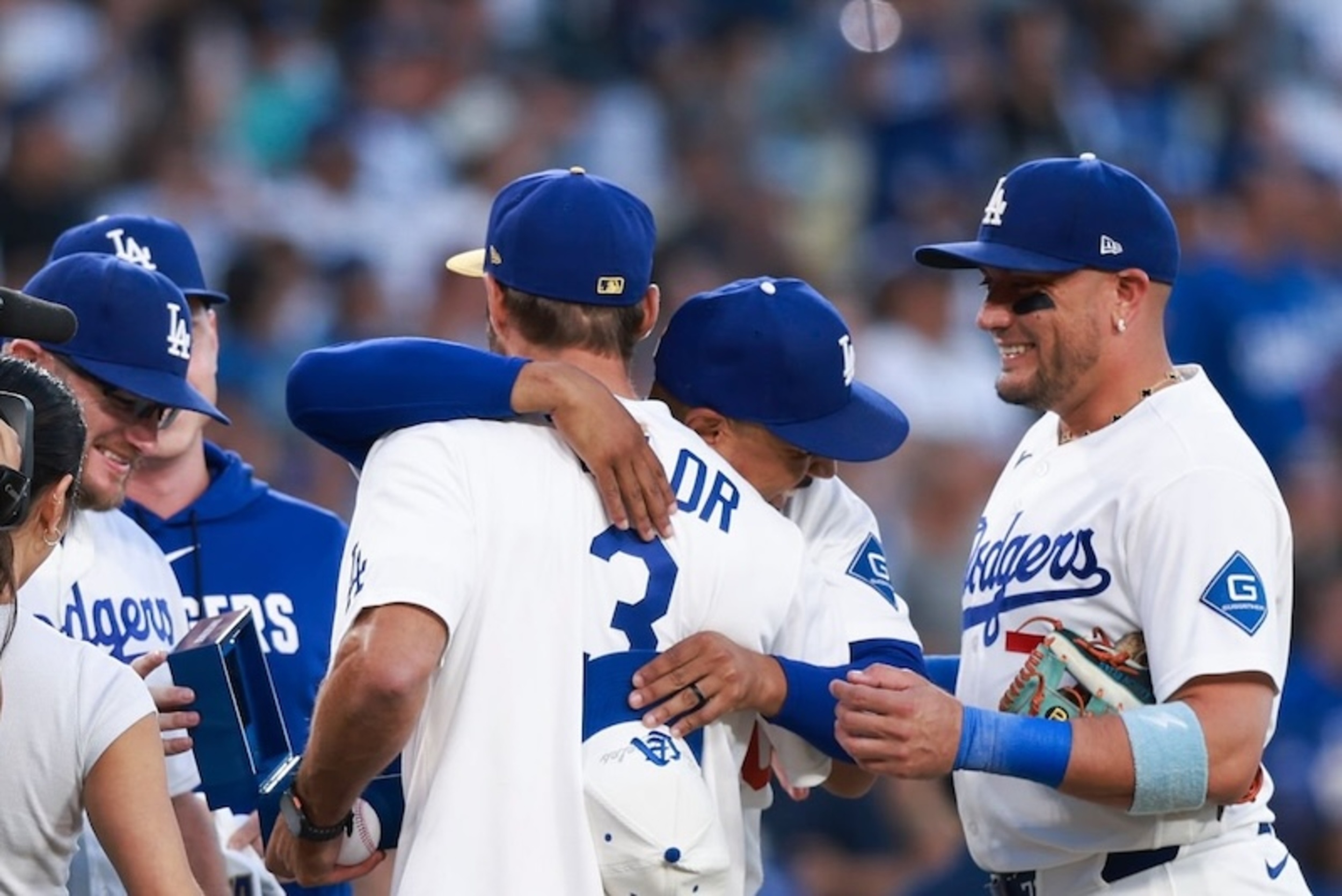 Chris Taylor 'humbled' by celebration at Dodger Stadium