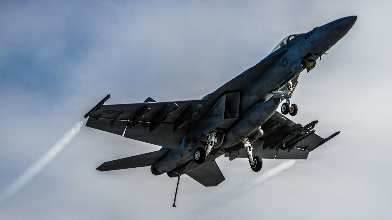 US Navy spending $2.87 billion on engine support for its two favorite aircraft