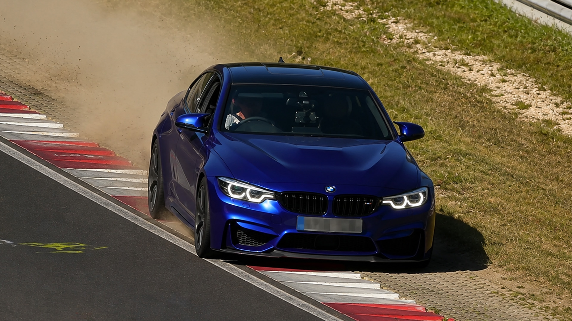 tourist-drivers-face-sudden-trouble-during-intense-n-rburgring