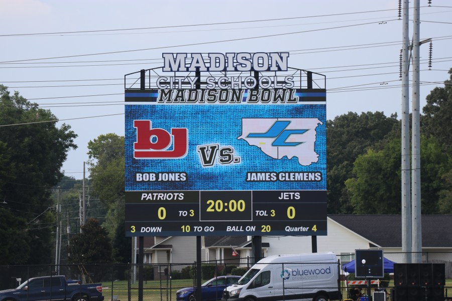 The huddle pregame: The Madison Bowl