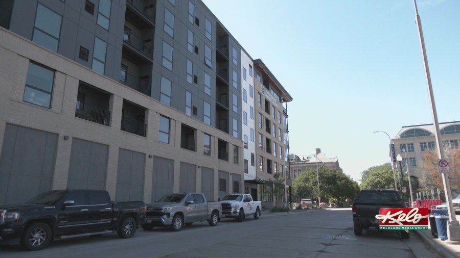 Lloyd to host Sept. parade of apartments