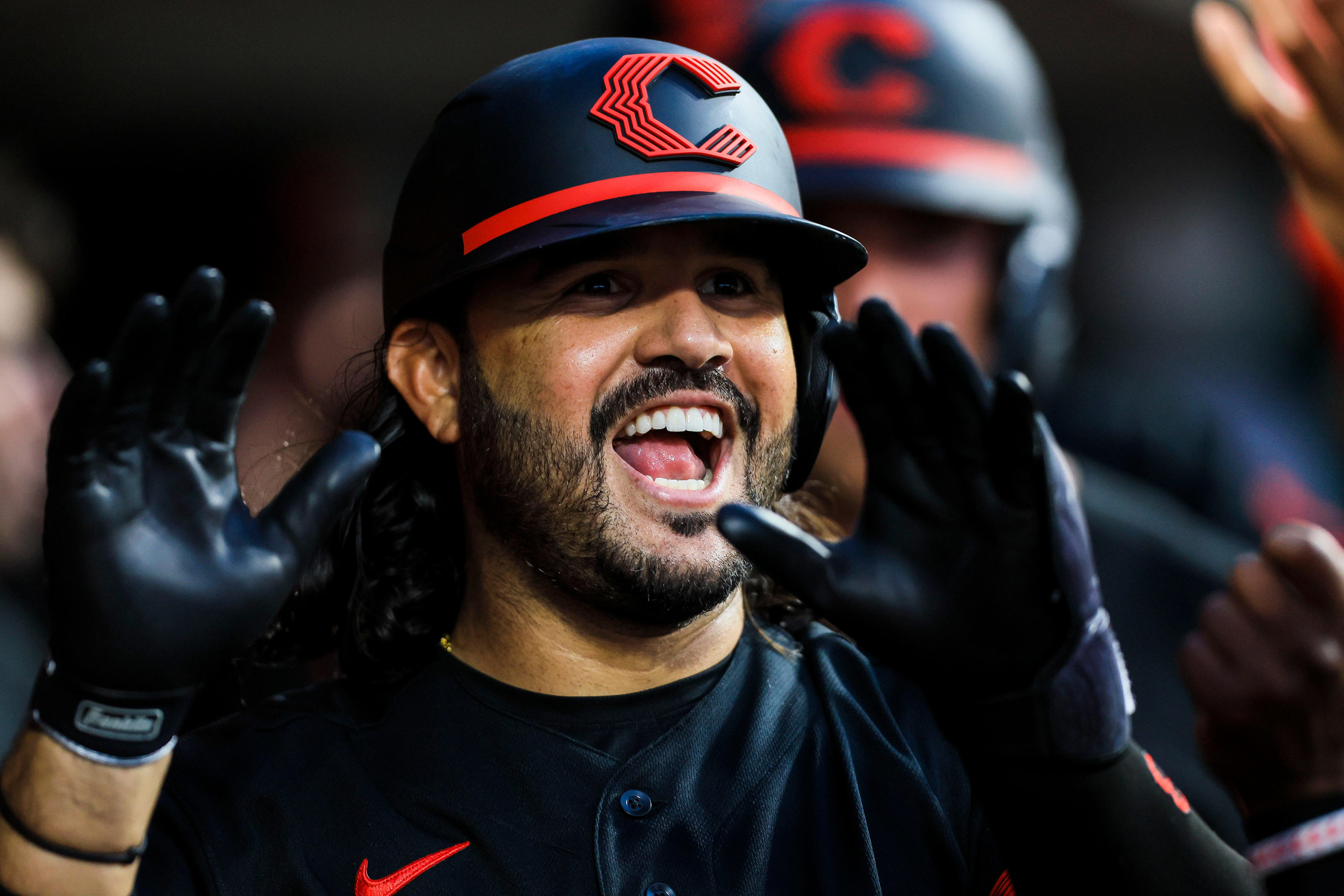 Eugenio Suárez gets new walk-up song after becoming American citizen
