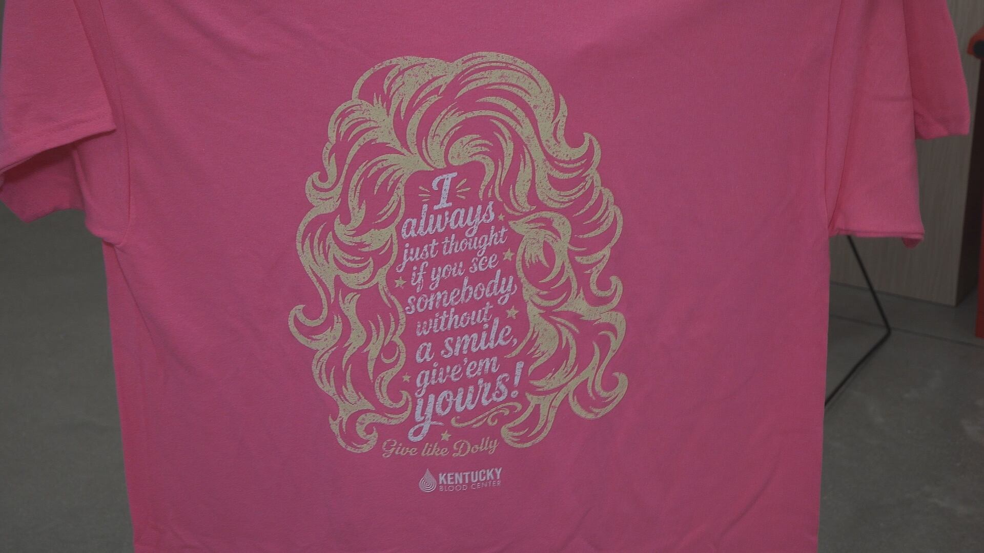 ‘Donate like Dolly': Kentucky Blood Center holds blood drive in honor of late country music icon