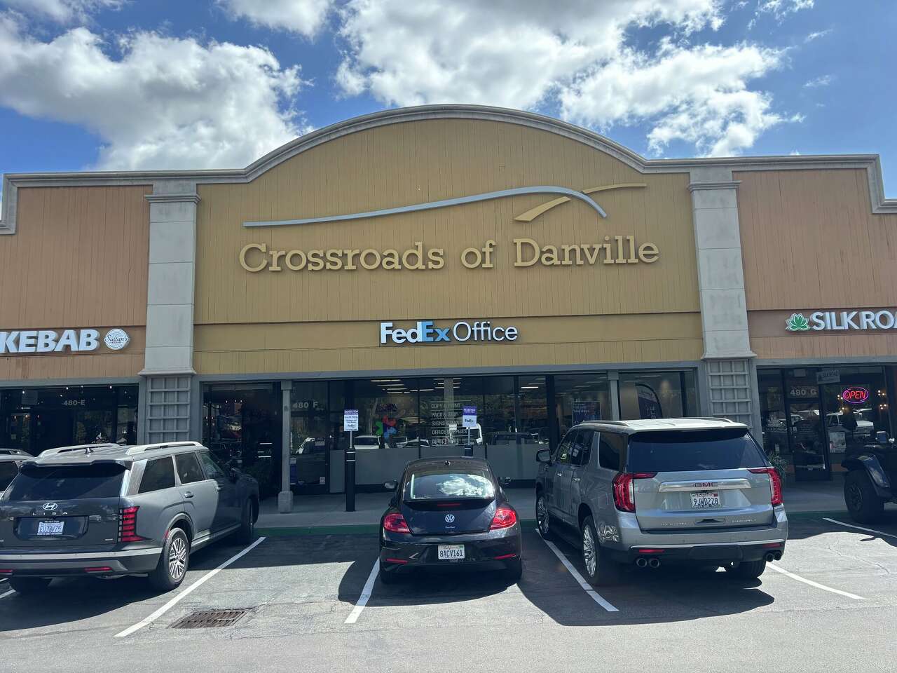 More than a dozen burglaries reported at this affluent Bay Area shopping center