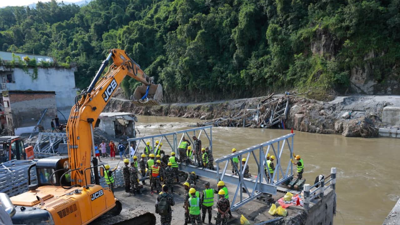 Nepal floods: Army builds rope bridge, airlifts stranded; 1,344 dead