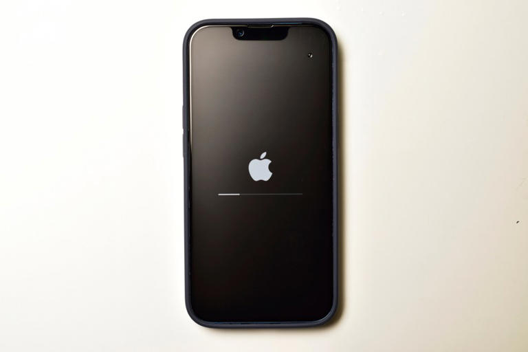 iPhone user has great result updating iOS—everyone calls out one problem