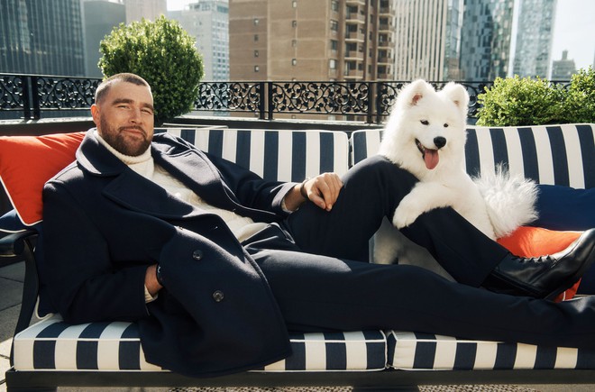 Travis Kelce đưa 'con cưng' của Taylor Swift vào chiến dịch thời trang mới