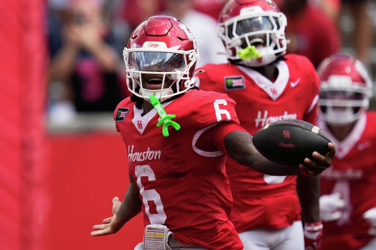 Re'Shaun Sanford makes up for lost time with big run as No. 23 UH tops Oregon State in season opener