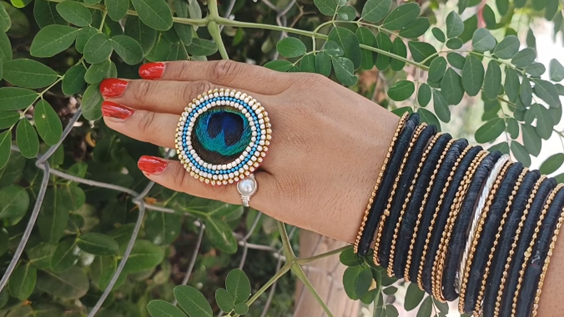 How to make a unique peacock ring at home