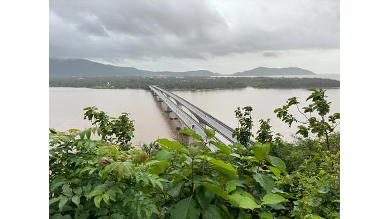 Massive landslide blocks Nepal’s Chamelia River, flash flood fears rise ...