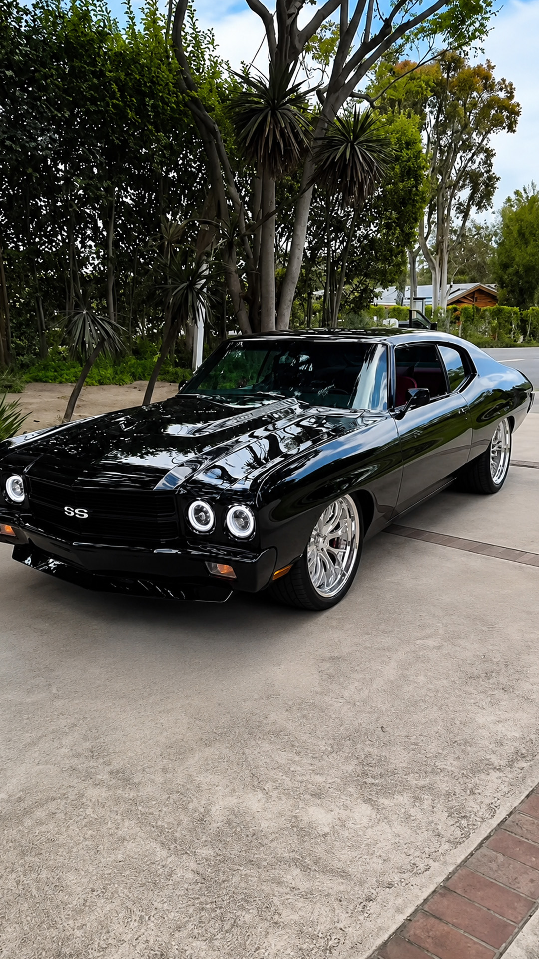 Classic Chevelle shows off a 900-horsepower supercharged build