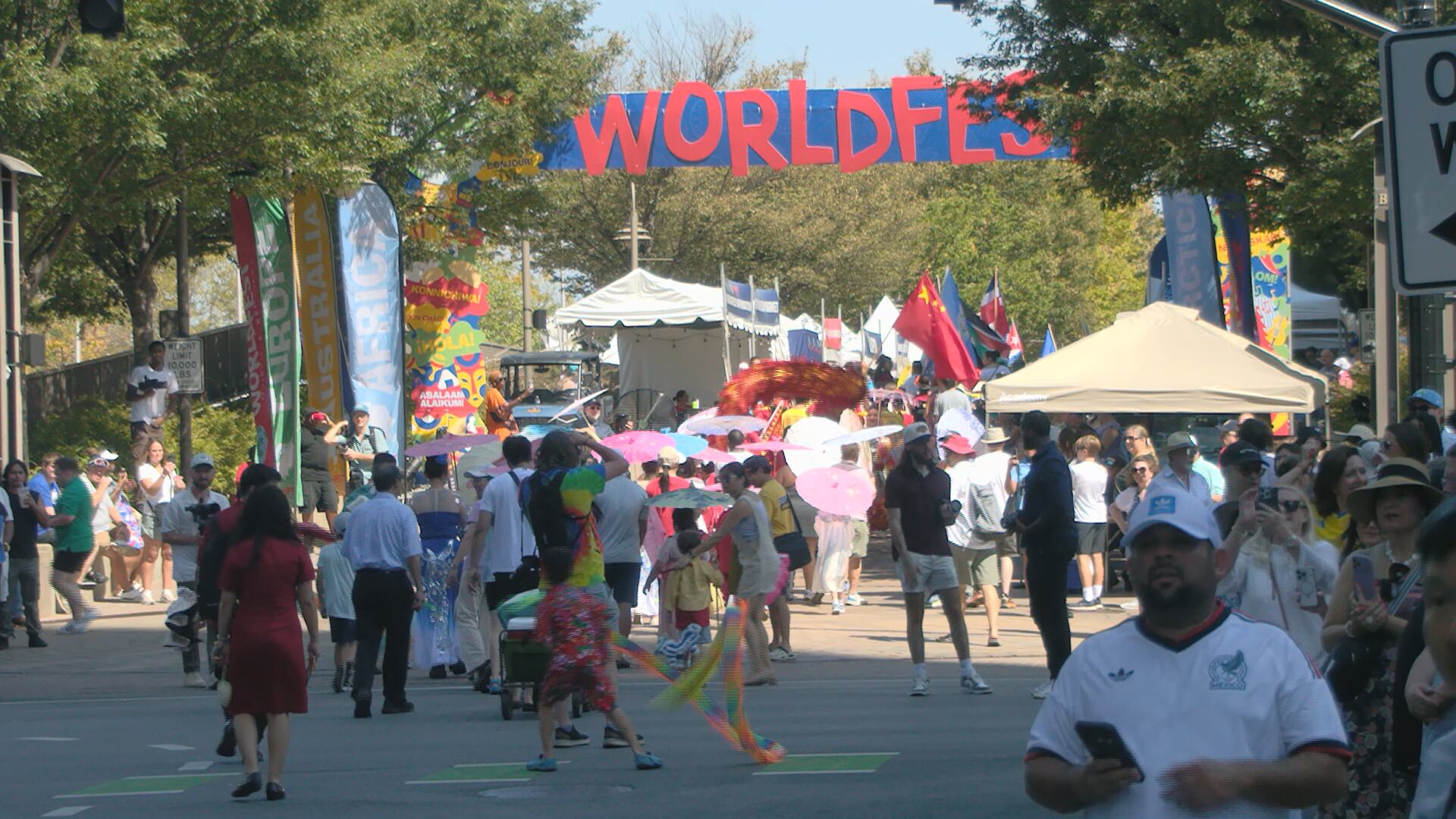 WorldFest draws large crowds to Louisville's Belvedere despite the heat